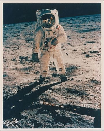 Lot #403 Gene Cernan Signed Photograph - Image 2
