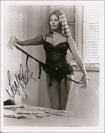 Lot #1220 Sophia Loren Signed Photographs - Image 2