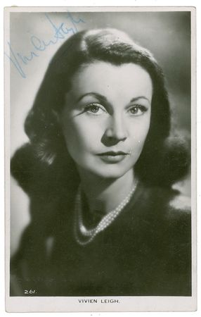 Lot #1177 Vivien Leigh and Laurence Olivier Signed Photographs - Image 1