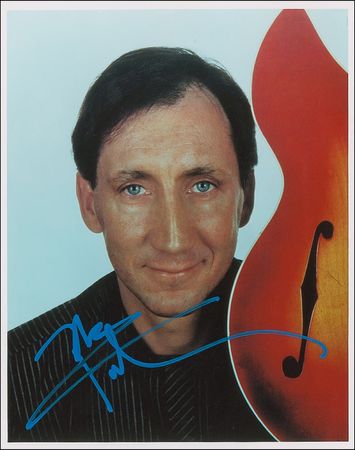 Lot #928 The Who: Pete Townshend Signed Photographs - Image 1
