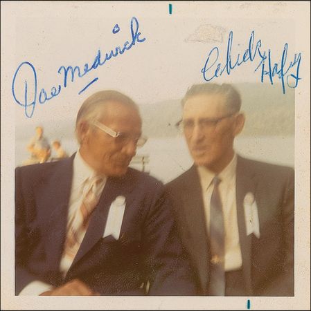 Lot #1421 Chick Hafey and Joe Medwick Signed Photographs - Image 1