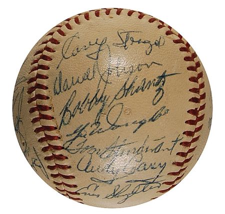Lot #1523 NY Yankees: 1957 team ball including Mantle, Kubek, Berra, and Ford - Image 1