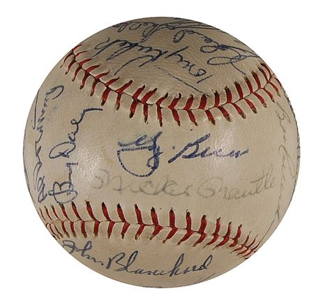 Lot #1524 NY Yankees: World Champs! 1961 team ball including home run king Maris - Image 4