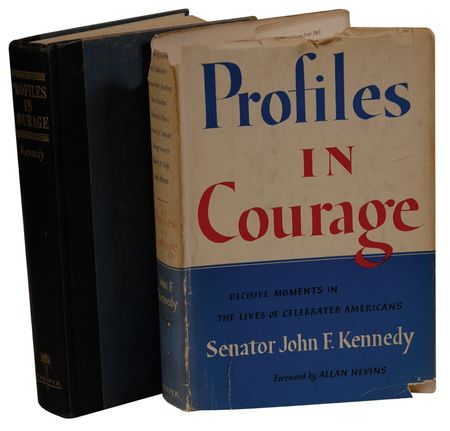 Lot #88 John F. Kennedy: JFK signs his Pulitzer Prize-winning Profiles in Courage - Image 2