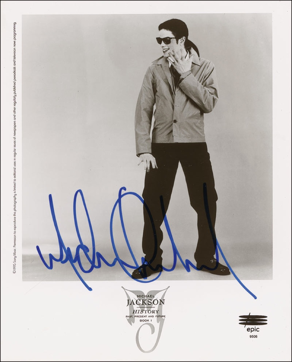 Michael Jackson Signed Photograph | RR Auction