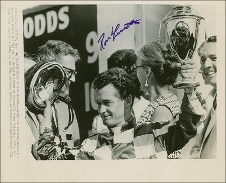 Lot #1510 Horse Racing: Ron Turcotte Signed Photographs - Image 2