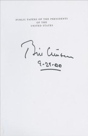 Lot #34 Bill Clinton: President Clinton signs two volumes of his massive collection of public papers - Image 1