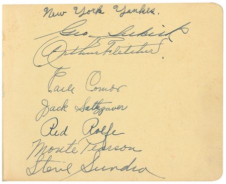 Lot #1564 NY Yankees Autograph Album - Image 1