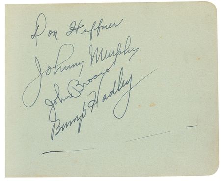 Lot #1564 NY Yankees Autograph Album - Image 2