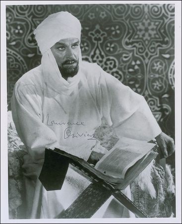 Lot #1350 Laurence Olivier Signed Photographs - Image 1