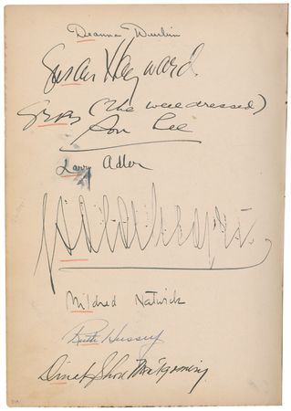 Lot #1082 Autograph Album: Over 450 signatures spanning two decades of the Golden Age of Hollywood, including Garbo, Todd, Hepburn, Rathbone, Leigh, and Dali - Image 9