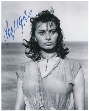 Lot #1287 Sophia Loren Signed Photographs - Image 1