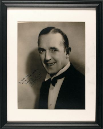 Lot #1279 Laurel and Hardy: An outstanding oversized portrait pairing - Image 1