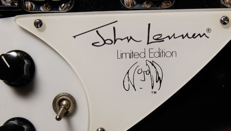 Lot #31 John Lennon - Image 2