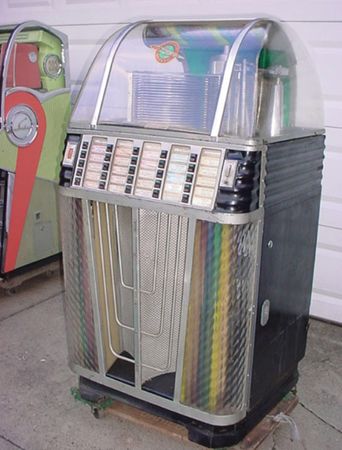 Lot #720 1951-1952 Rockola Rocket Jukebox 52-50 model 1434 - Image 6