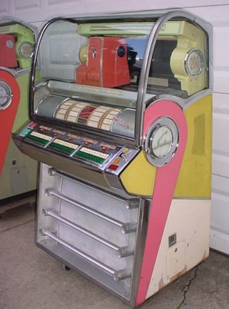 Lot #721 1957 Seeburg VL200 Jukebox - Image 3