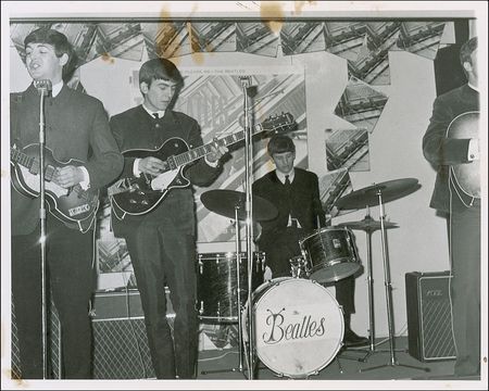 Lot #199 Beatles - Image 2