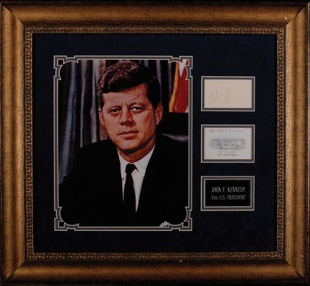 Lot #67 John F. Kennedy: Crisp and stately signature from the youngest president - Image 1