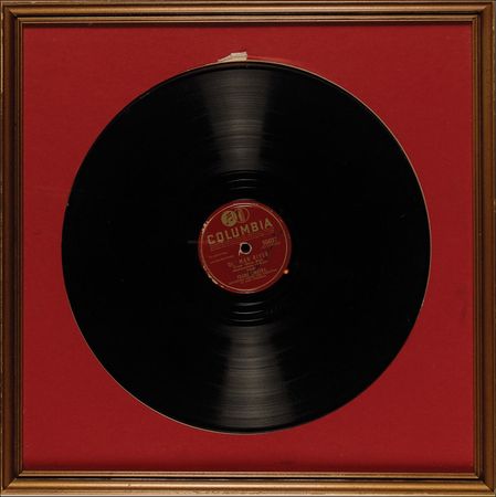Lot #962 Frank Sinatra: Ol? Blue Eyes signs ?Ol? Man River? at the Steele Pier - Image 1