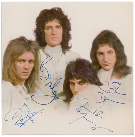 Lot #941 Queen: Freddie and band sign their first concept album - Image 2