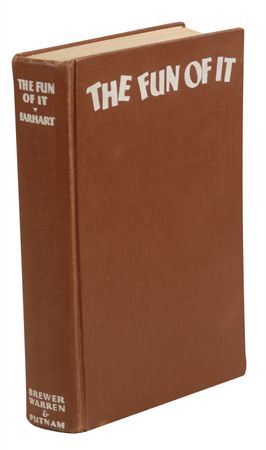 Lot #452 Amelia Earhart: The first woman to solo across the Atlantic signs The Fun of It, complete with rare mini-record - Image 2