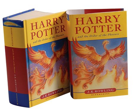 Lot #643 J. K. Rowling: Harry Potter first edition - Image 2