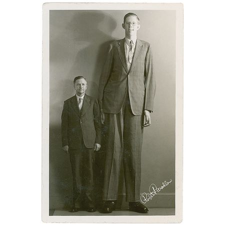 Lot #395 Robert Wadlow Signed Photograph - Image 1
