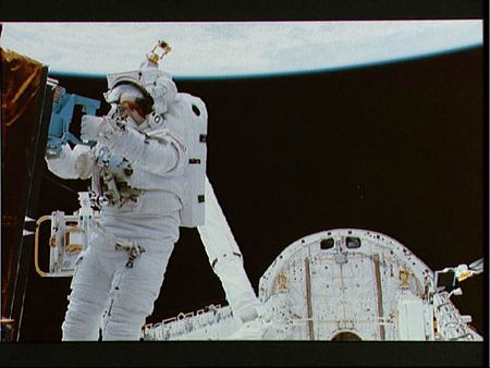 Lot #582 STS-41 Modular Servicing Tool - Image 10