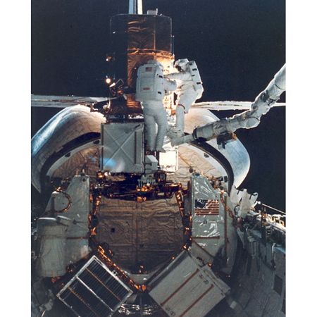 Lot #582 STS-41 Modular Servicing Tool - Image 9