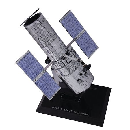 Lot #626 Hubble Space Telescope - Image 1
