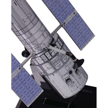 Lot #626 Hubble Space Telescope - Image 3