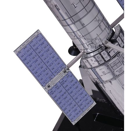 Lot #626 Hubble Space Telescope - Image 4