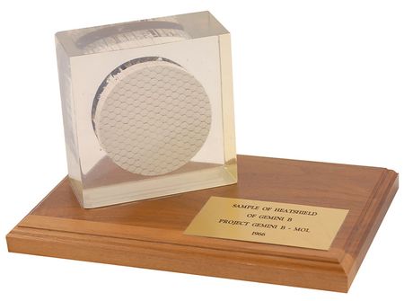 Lot #177  Gemini B - Image 2
