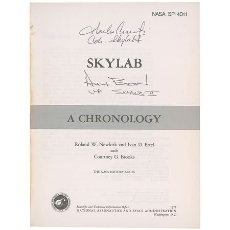 Lot #522 Alan Bean and Charles Conrad - Image 1
