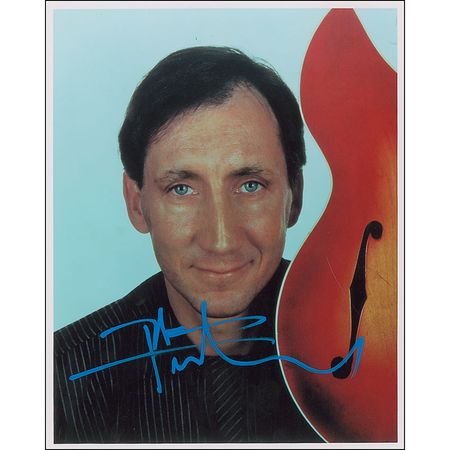 Lot #1140 The Who: Pete Townshend Signed Photographs - Image 1