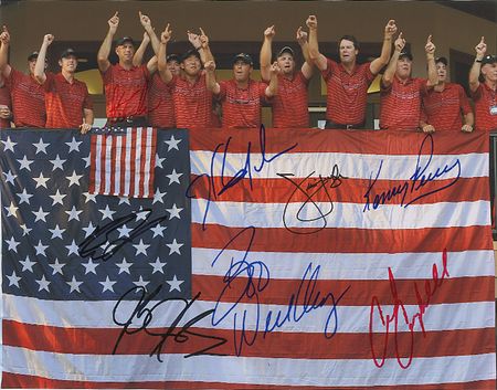 Lot #1646 Golf Legends Signed Photographs - Image 1