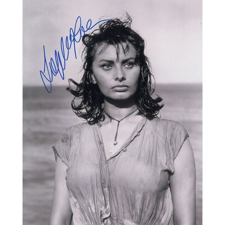 Lot #1403 Sophia Loren Signed Photographs - Image 2