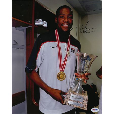 Lot #1623 Kevin Durant Signed Photographs - Image 1