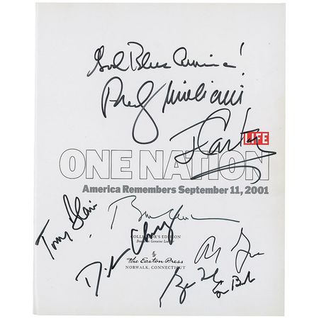 Lot #154 9/11: Over 50 officials honor the memory of 9/11 in a collector?s edition book, including Bush, Guiliani, Bloomberg, and three other former commanders-in-chief - Image 4