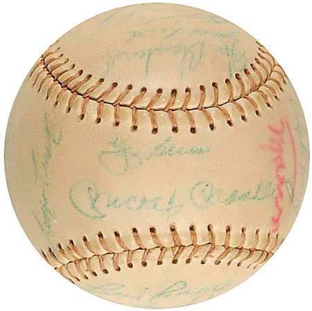Lot #1457 NY Yankees: Yankees 1961 World Championship team ball including Mantle, Berra, and home run king Maris - Image 1