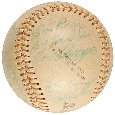 Lot #1457 NY Yankees: Yankees 1961 World Championship team ball including Mantle, Berra, and home run king Maris - Image 4