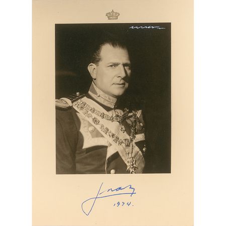 Lot #250 King Juan Carlos I of Spain Signed Photograph - Image 2