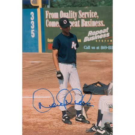 Lot #1590 Derek Jeter Signed Photographs - Image 2