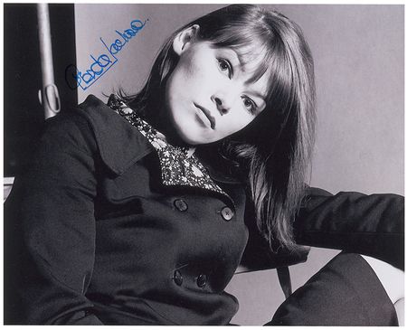 Lot #1163 Glenda Jackson Signed Photographs - Image 1