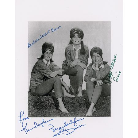 Lot #954 The Angels Signed Photographs - Image 2