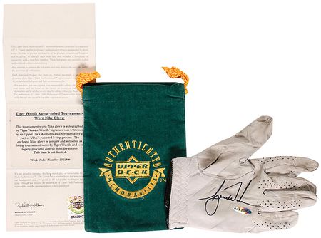 Lot #1607 Tiger Woods: Tournament-used by Tiger Woods, certified by Upper Deck - Image 2