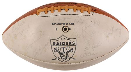 Lot #1564 Oakland Raiders - Image 2