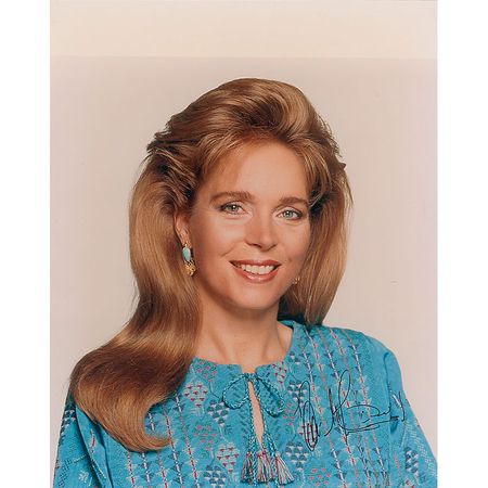 Lot #299 Queen Noor Signed Photograph - Image 1
