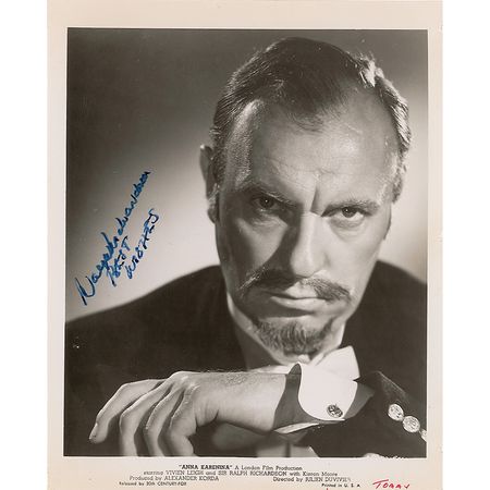 Lot #1358 Ralph Richardson Signed Photographs - Image 1