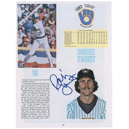Lot #1538 Milwaukee Brewers - Image 1